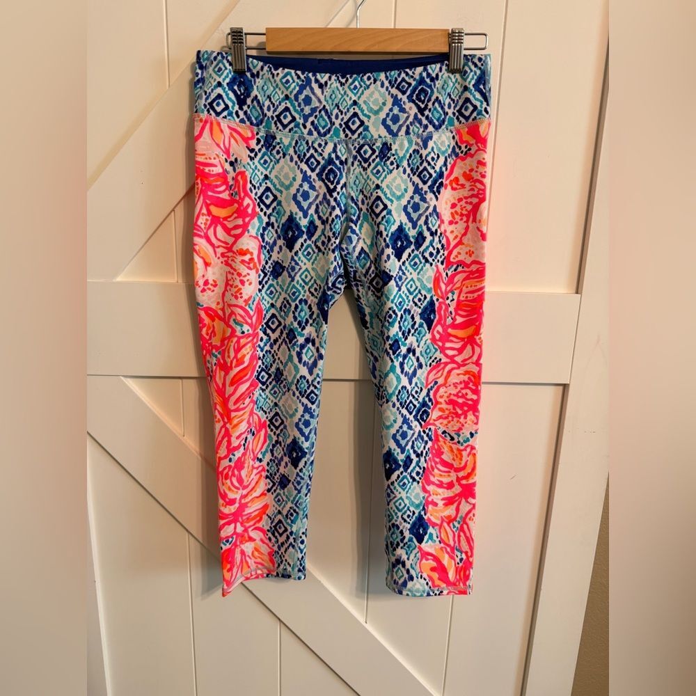 Lilly Pulitzer Luxletic Weekender Large leggings Serene Blue Kaleidoscope EUC